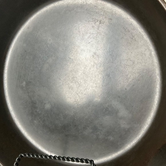 Vintage 🇨🇦 No. 8 Good Cheer 11” Cast Iron Skillet Frying Pan w/ Pour Spouts - Picture 5 of 12